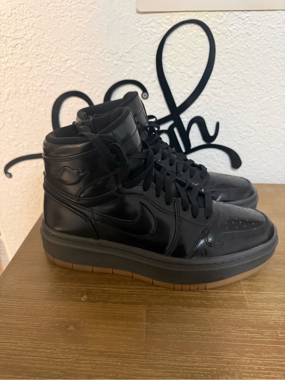 Jordan 1 Retro Black Women’s Black High-Top Sneakers - Picture 2 of 3